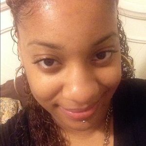 Meet your Posher, Carina